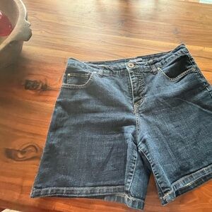Bandolino Dark Blue Mandie Denim Shorts size 10